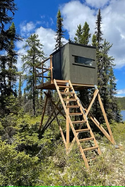 MIRADOR 2 mètres avec une CABANE LUXE avec BALCON posé sur la plateforme